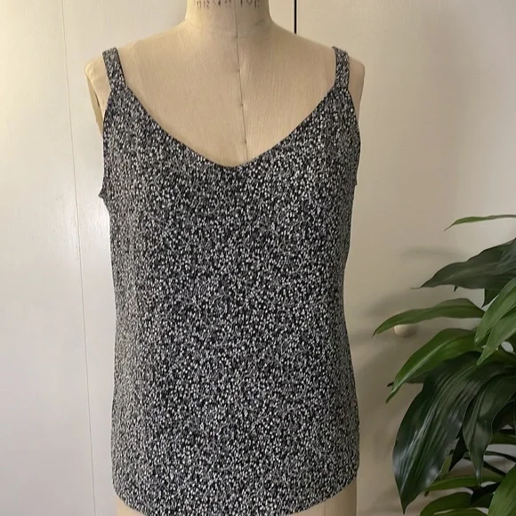 Alex evenings 2 piece tank and cardigan set in shimmery black and white - Picture 6 of 10
